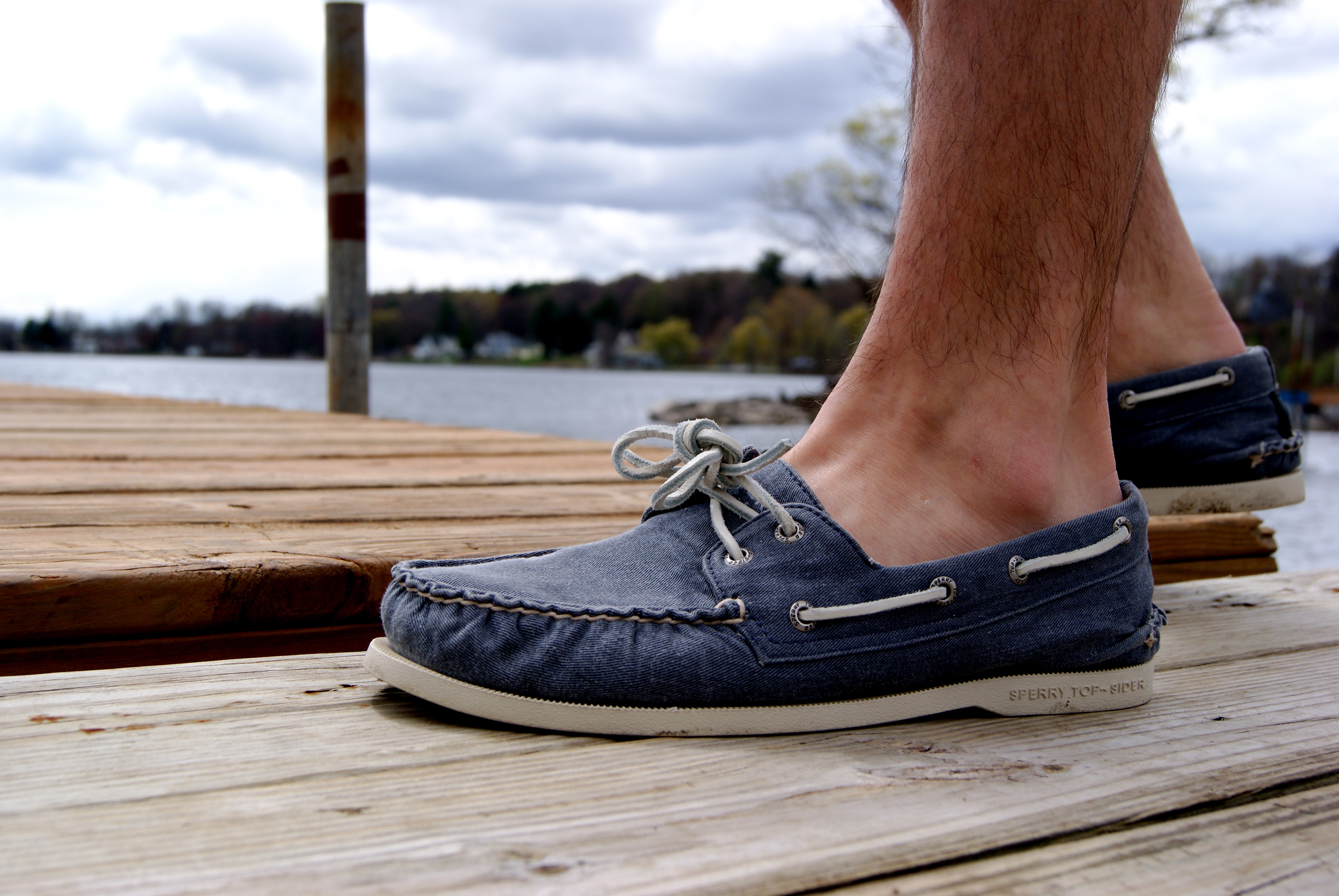 sperry top sider on feet